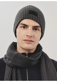 Ochnik - Grafitowa czapka zimowa męska. Kolor: szary. Materiał: akryl. Wzór: ze splotem. Sezon: zima #1