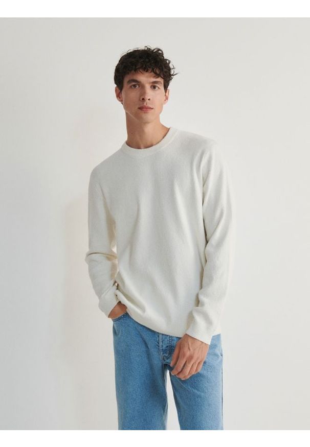 Reserved - Sweter ze strukturalnej dzianiny - złamana biel. Materiał: dzianina