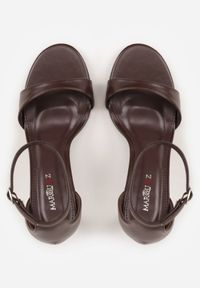 Born2be - Brązowe Sandały na Szpilce z Cienkim Paskiem Nealia. Okazja: na co dzień. Zapięcie: pasek. Kolor: brązowy. Materiał: jeans. Obcas: na szpilce. Styl: casual, klasyczny #4