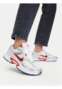 Nike Sneakersy V5 RNR HQ7901 Szary. Kolor: szary. Materiał: mesh #1