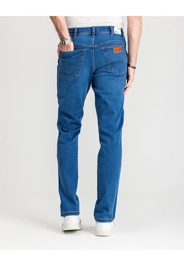 Wrangler - SPODNIE JEANSOWE JEANSY DŻINSY WRANGLER TEXAS RUSTIC 112361301. Okazja: na co dzień, do pracy. Styl: klasyczny, casual, elegancki