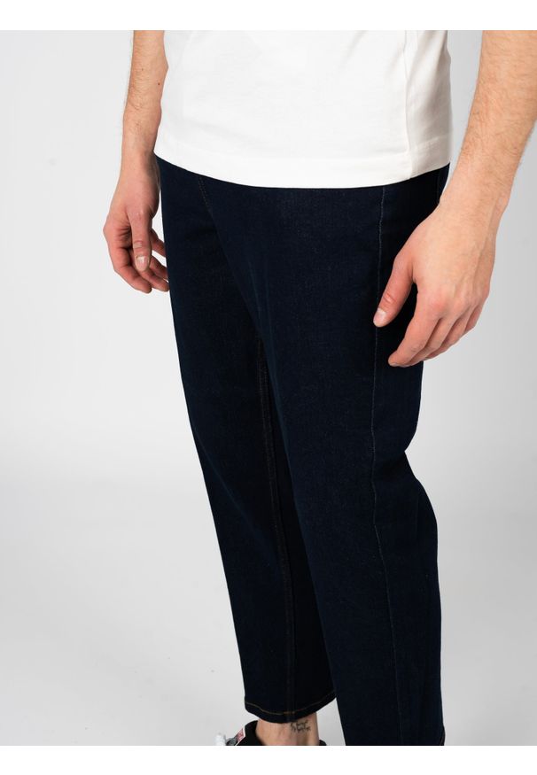 John Richmond Jeansy "Timmy" | UMA24078JE | Mężczyzna | Granatowy. Okazja: na co dzień. Stan: podwyższony. Kolor: niebieski. Styl: casual, klasyczny