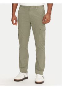 Tommy Jeans Spodnie materiałowe Austin DM0DM20281 Zielony Regular Fit. Kolor: zielony. Materiał: bawełna #1