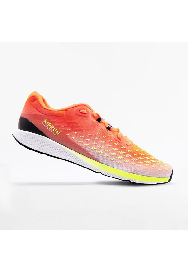 KIPRUN - Buty do chodu sportowego Kiprun Racewalk One. Kolor: wielokolorowy, pomarańczowy, żółty, różowy, czerwony, zielony. Materiał: kauczuk. Szerokość cholewki: normalna. Wzór: geometria. Sport: turystyka piesza