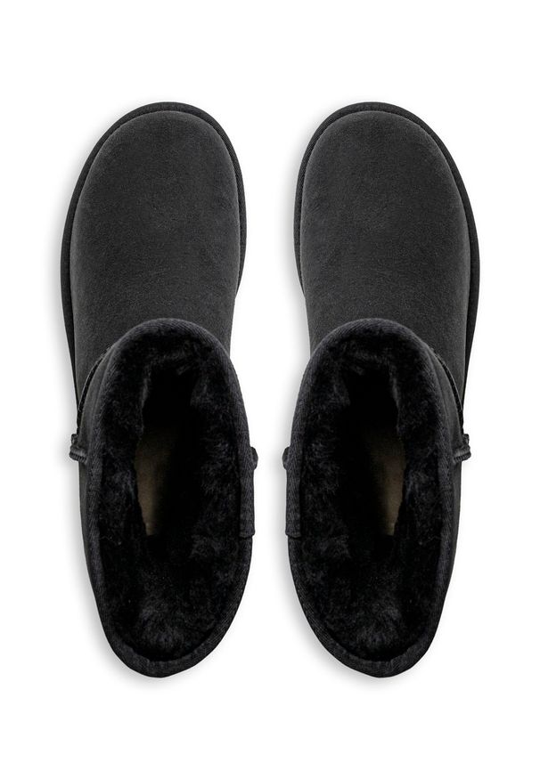 Ugg - Buty zimowe damskie UGG W Classic Mini Short II Buty zimowe damskie. Okazja: na co dzień, na plażę. Kolor: czarny. Materiał: wełna, zamsz, materiał. Szerokość cholewki: normalna. Sezon: zima. Styl: młodzieżowy, klasyczny, casual, elegancki