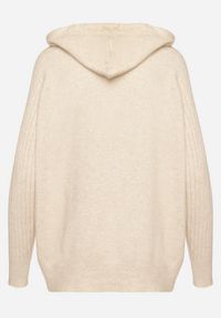 Born2be - Beżowy Sweter z Kapturem i Kieszenią z Domieszką Kaszmiru Neriele. Okazja: na co dzień. Typ kołnierza: kaptur. Kolor: beżowy. Materiał: kaszmir. Wzór: aplikacja. Styl: casual