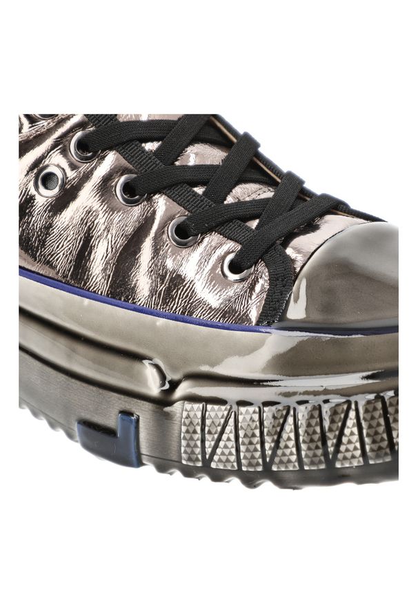 Złote Sneakersy John Doubare Stylowe Obuwie Męskie. Okazja: na co dzień. Kolor: złoty. Materiał: materiał, guma. Szerokość cholewki: normalna. Wzór: nadruk