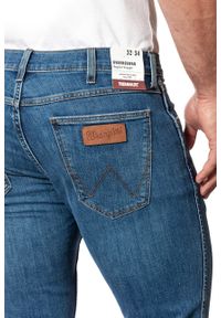 Wrangler - SPODNIE MĘSKIE WRANGLER GREENSBORO HOT SPOT W15QW8203