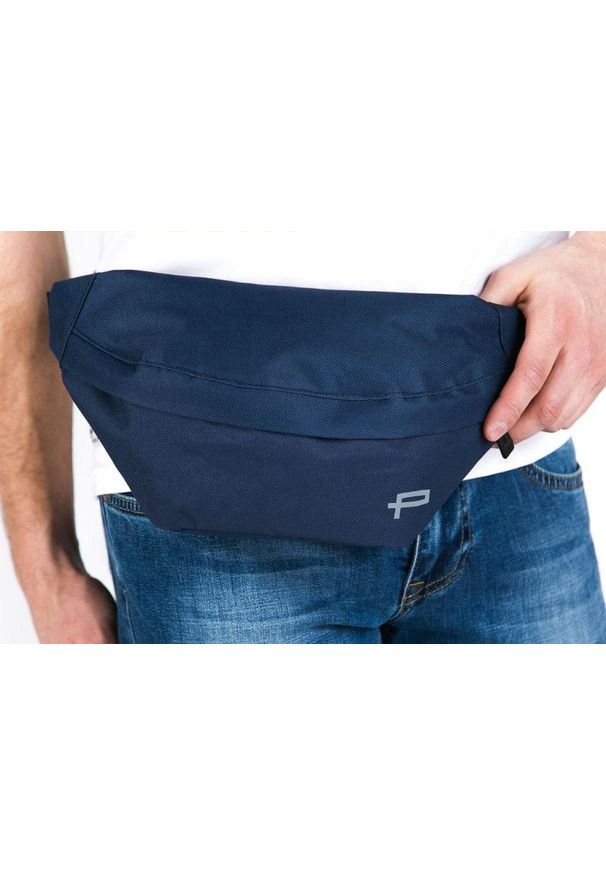 Granatowa Nerka, Saszetka na Biodro, z Regulowanym Paskiem, Pako Jeans, Jedna Komora. Kolor: niebieski. Materiał: poliester