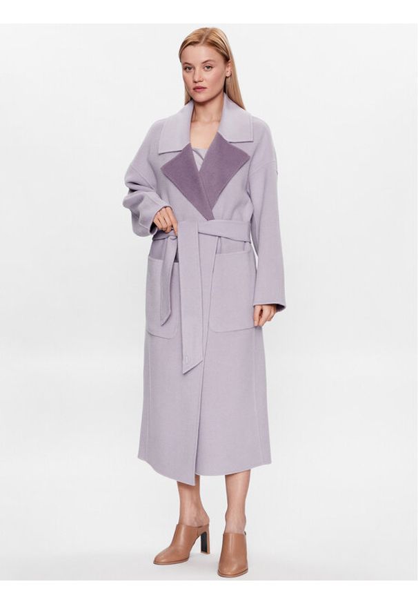 Calvin Klein Płaszcz wełniany K20K205855 Fioletowy Regular Fit. Kolor: fioletowy. Materiał: wełna