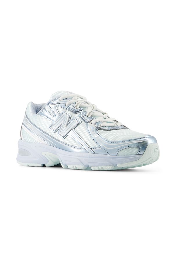 Buty dziecięce New Balance G7407LM – niebieskie. Kolor: niebieski. Materiał: syntetyk, materiał. Szerokość cholewki: normalna. Sezon: lato. Sport: turystyka piesza