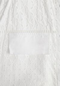 Born2be - Biała Bawełniana Sukienka Ażurowa o Koszulowym Kroju z Materiałowym Paskiem w Talii Vikiiana. Kolor: biały. Materiał: materiał, bawełna. Wzór: ażurowy. Typ sukienki: koszulowe. Styl: elegancki, wizytowy #3