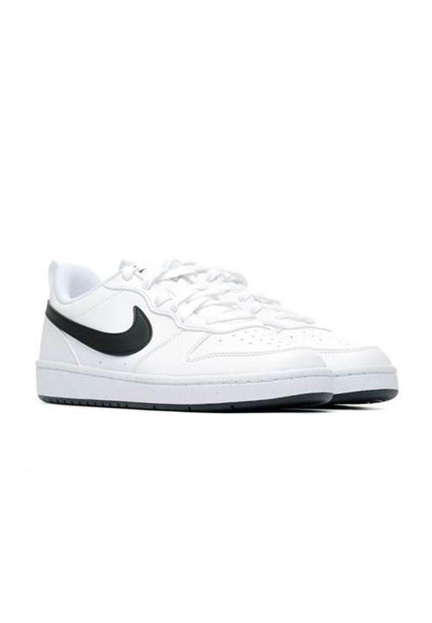 Buty do chodzenia damskie Nike Court Borough Low Recraft Bg. Kolor: biały. Materiał: materiał, syntetyk. Szerokość cholewki: normalna. Model: Nike Court. Sport: turystyka piesza