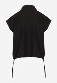 Born2be - Czarna Wiskozowa Koszula Boho Bez Rękawów ze Ściągaczem w Pasie Limopise. Okazja: na co dzień. Typ kołnierza: kołnierzyk klasyczny. Kolor: czarny. Materiał: wiskoza. Długość rękawa: bez rękawów. Wzór: gładki. Sezon: lato. Styl: boho #5