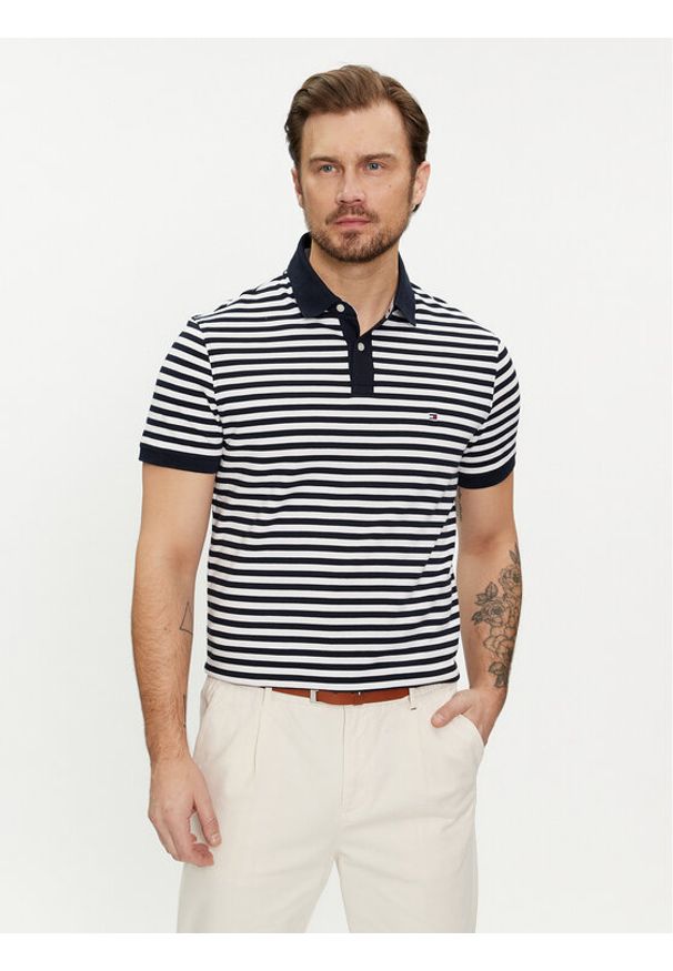 TOMMY HILFIGER - Tommy Hilfiger Polo 1985 MW0MW17770 Granatowy Regular Fit. Typ kołnierza: polo. Kolor: niebieski. Materiał: bawełna