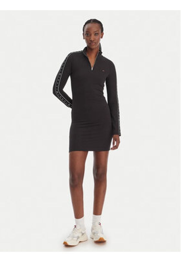 Tommy Jeans Sukienka codzienna DW0DW22529 Czarny Regular Fit. Okazja: na co dzień. Kolor: czarny. Materiał: bawełna. Typ sukienki: proste. Styl: casual