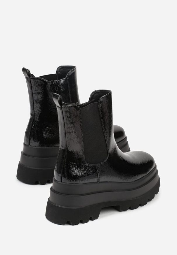 Born2be - Czarne Lakierowane Botki Typu Sztyblety na Grubej Podeszwie Tevalma. Okazja: na co dzień. Kolor: czarny. Materiał: lakier. Styl: casual, elegancki