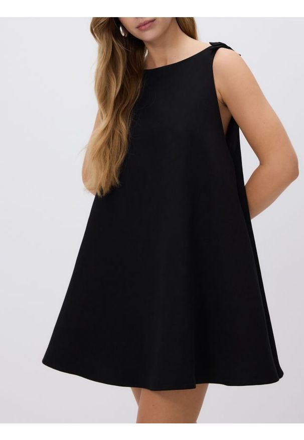 Reserved - Sukienka mini - czarny. Kolor: czarny. Materiał: wiskoza, tkanina, len. Długość: mini