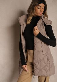 Renee - Ciemnobeżowa Pikowana Kamizelka z Odpinanym Kapturem Tulanea. Okazja: na co dzień. Kolor: beżowy. Materiał: jeans. Styl: casual