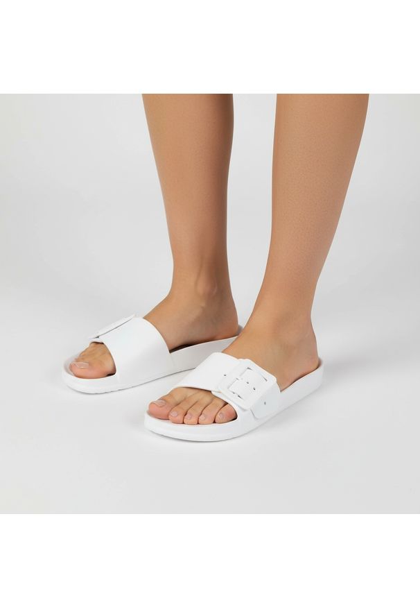 Big-Star - Klapki damskie Big Star, wsuwane basenowe klapki z tworzywa, białe, FF274A391. Okazja: na plażę, do domu. Kolor: biały. Wzór: aplikacja. Sezon: lato. Styl: wakacyjny