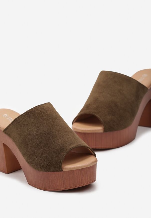 Renee - Ciemnozielone Klapki z Paskiem z Ekozamszu na Kwadratowym Obcasie i Platformie Siobhan. Okazja: na spacer. Kolor: zielony. Sezon: lato. Obcas: na obcasie. Wysokość obcasa: średni