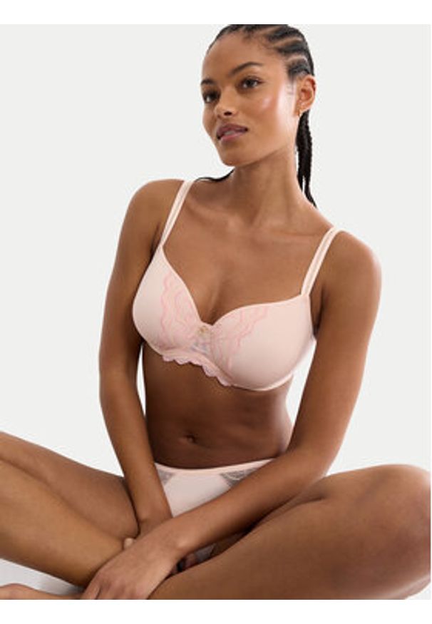 Triumph Biustonosz z fiszbiną Waves Of Glow 10227810 Beżowy. Kolor: beżowy. Materiał: syntetyk