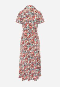 Renee - Czerwono-Zielona Rozkloszowana Sukienka z Wiskozą Zapinana na Guziki Ozdobiona Paskiem Dimica. Okazja: na co dzień. Typ kołnierza: dekolt w kształcie V. Kolor: czerwony. Materiał: wiskoza. Długość rękawa: krótki rękaw. Wzór: aplikacja. Styl: klasyczny, casual #8