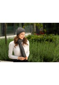 Czapka damska szara PAOLO PERUZZI A-01-GR. Kolor: szary. Materiał: materiał. Sezon: zima. Styl: klasyczny #1