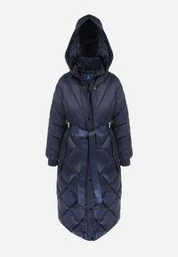 Born2be - Granatowa Kurtka za Kolano Pikowana z Wiązanym Paskiem Claze. Kolor: niebieski. Materiał: materiał. Sezon: zima #7