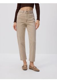 Reserved - Jeansy mom fit - kremowy. Kolor: kremowy