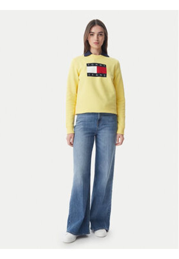Tommy Jeans Bluza Flag DW0DW22564 Żółty jasny Regular Fit. Kolor: żółty. Materiał: bawełna