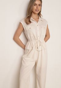 Born2be - Beżowy Letni Kombinezon Casual z Bawełny i Wiskozy z Falbanką Typu Baskinka Chlorase. Okazja: na co dzień. Kolor: beżowy. Materiał: bawełna, wiskoza. Sezon: lato. Styl: casual #5