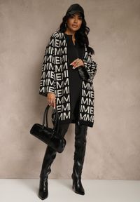 Renee - Czarno-Biały Kardigan na Suwak z Kapturem w Literowy Wzór Calitusa. Okazja: na co dzień. Typ kołnierza: kaptur. Kolor: czarny. Materiał: jeans. Styl: casual #2