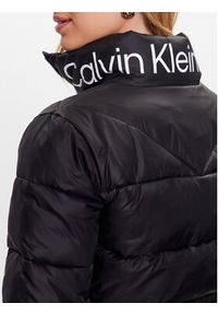 Calvin Klein Jeans Kurtka przejściowa J20J221381 Czarny Regular Fit. Kolor: czarny. Materiał: syntetyk #3