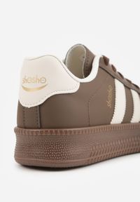 Born2be - Brązowe Sneakersy w Stylu Tenisówek z Paskami na Boku Saliena. Okazja: na co dzień. Zapięcie: pasek. Kolor: brązowy. Materiał: skóra, jeans #2