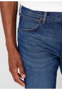 Wrangler - WRANGLER MĘSKIE SPODNIE JEANSOWE WRANGLER GREENSBORO BLUE ARCADE W15QYL31Q 112145844