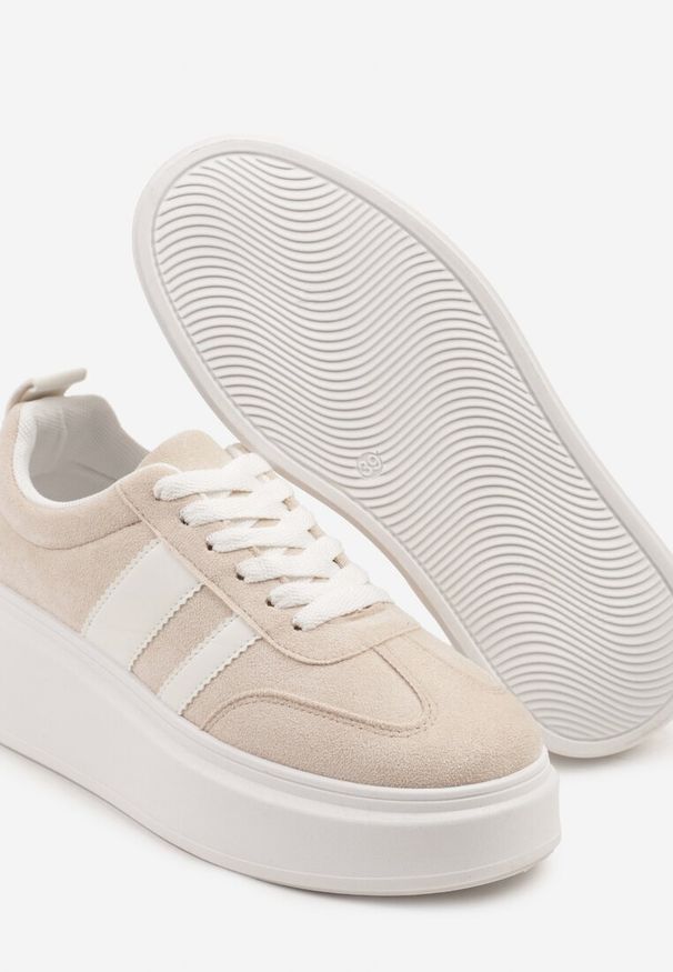 Renee - Beżowe Sneakersy Typu Kultowe Tenisówki na Platformie Redoreve. Kolor: beżowy. Materiał: jeans, skóra. Obcas: na platformie