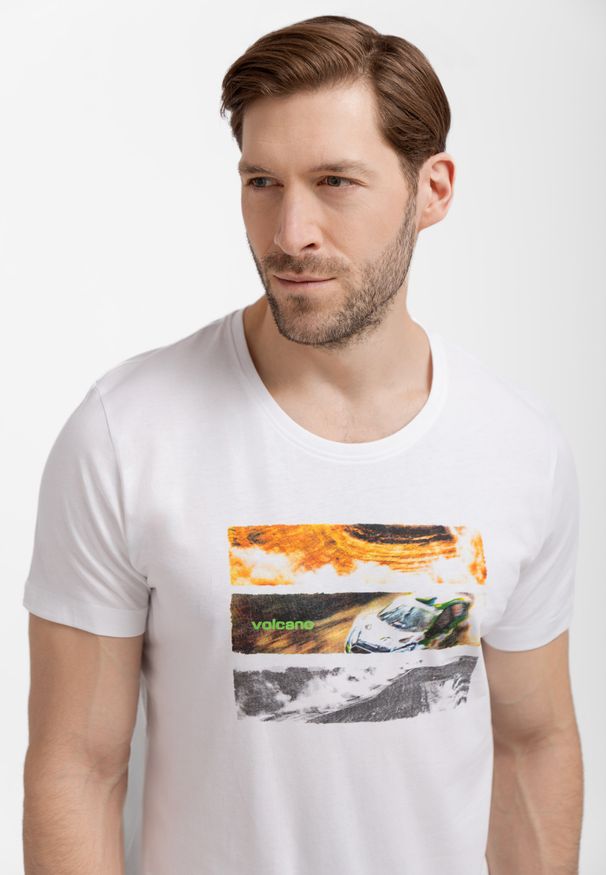 Volcano - T-shirt z printem T-RELI. Kolekcja: plus size. Materiał: materiał. Długość rękawa: krótki rękaw. Długość: krótkie. Wzór: nadruk. Styl: sportowy