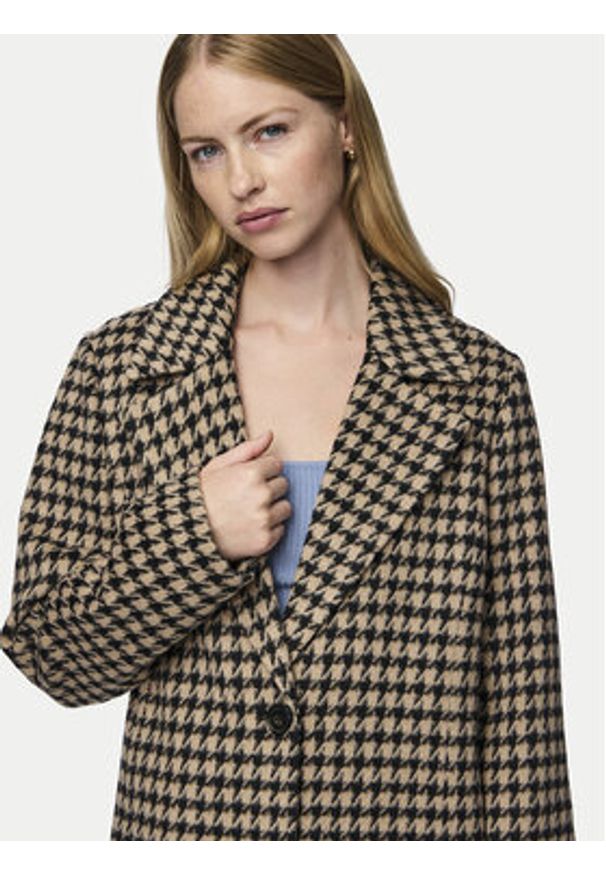 Pieces Płaszcz przejściowy Andrea 17150866 Brązowy Regular Fit. Kolor: brązowy. Materiał: syntetyk