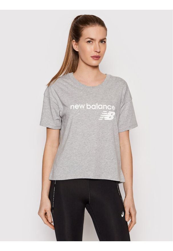 New Balance T-Shirt Stacked WT03805 Szary Relaxed Fit. Kolor: szary. Materiał: bawełna