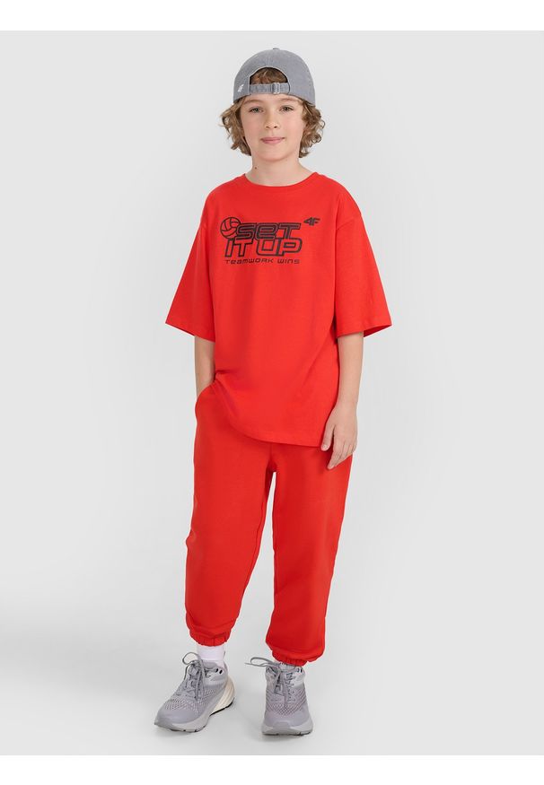 4f - 4F Spodnie dresowe joggery chłopięce - pomarańczowe 140 (9-10 lat). Okazja: na co dzień. Kolor: pomarańczowy. Materiał: dresówka. Wzór: gładki, ze splotem. Sezon: lato. Styl: casual, młodzieżowy, sportowy
