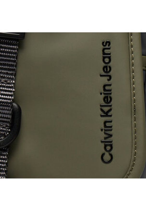 Calvin Klein Jeans Saszetka Utilitarian Sq Camerabag Flap18 K50K511510 Khaki. Kolor: brązowy. Materiał: materiał