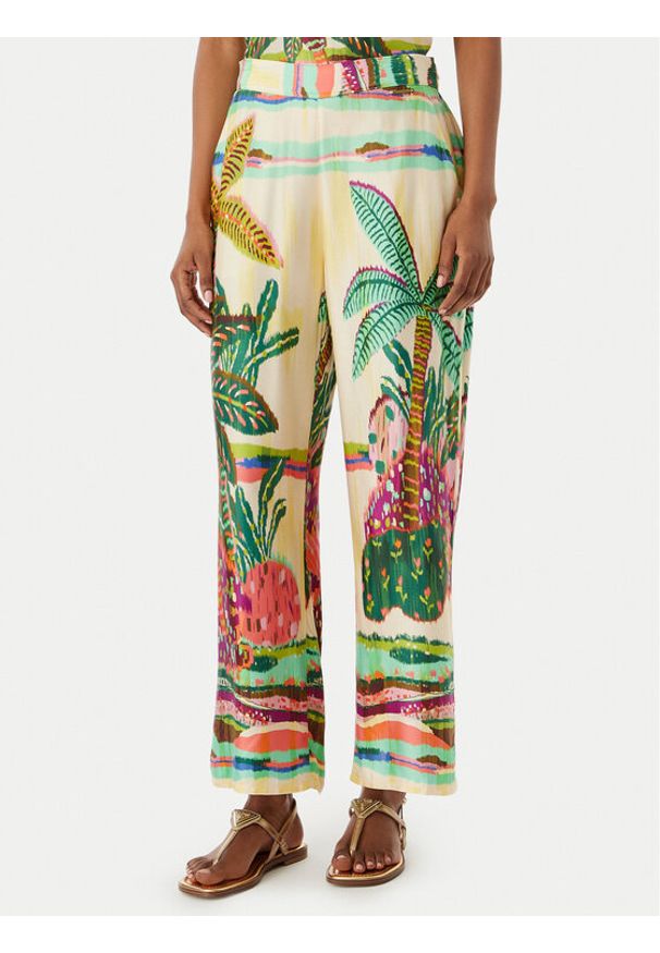 LOLA CASADEMUNT Kuloty LS2614013 Kremowy Regular Fit. Kolor: kremowy