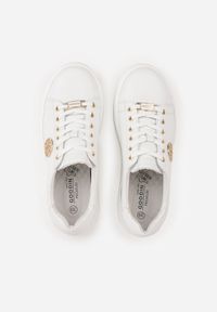 Born2be - Białe Sneakersy na Koturnie ze Skóry Naturalnej z Ozdobami Choko. Okazja: na co dzień. Kolor: biały. Materiał: skóra. Wzór: aplikacja. Obcas: na koturnie #2