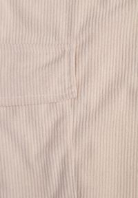 Renee - Beżowe Spodnie Typu Cargo High Waist Worseli. Okazja: na co dzień. Stan: podwyższony. Kolor: beżowy. Styl: elegancki, casual #7