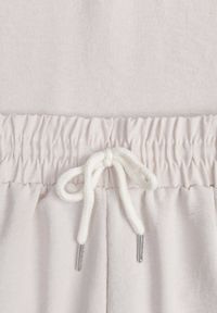 Born2be - Beżowy Komplet z Wiskozą Bluzka Zdobiona Guzikami i Szorty Nitamea. Kolor: beżowy. Materiał: wiskoza. Wzór: aplikacja #2