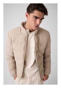 Guess Kurtka przejściowa 182064 Beżowy Classic Fit. Kolor: beżowy #1
