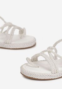 Born2be - Białe Sandały Maise. Nosek buta: otwarty. Zapięcie: sprzączka. Kolor: biały. Materiał: skóra ekologiczna. Styl: boho #5