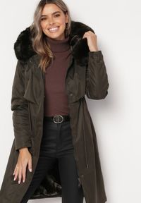 Born2be - Zielona Kurtka za Kolano ze Ściągaczem i Kapturem z Futerkiem Adoresa. Kolor: zielony. Materiał: futro #4