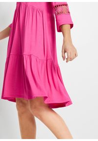 bonprix - Sukienka tunikowa z miękkiej wiskozy. Kolor: różowy. Materiał: wiskoza, koronka. Wzór: koronka #2